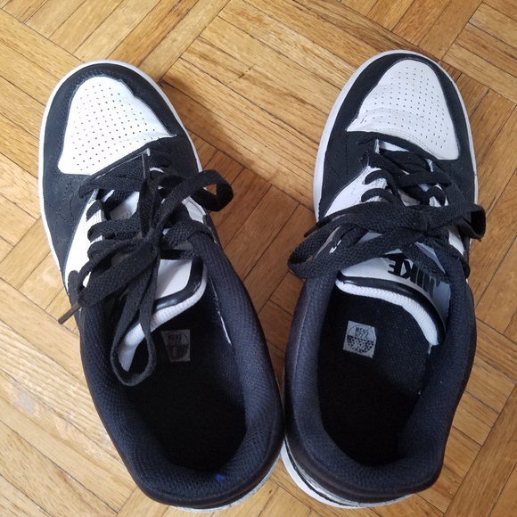 Nike Black and White - Picture 3 of 5